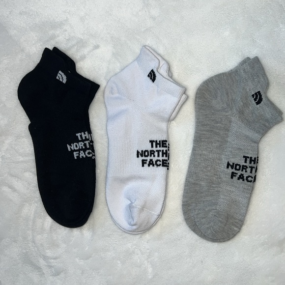 The North Face BRAND NEW 3 PAIRS of unisex Socks grey white black - Picture 5 of 6